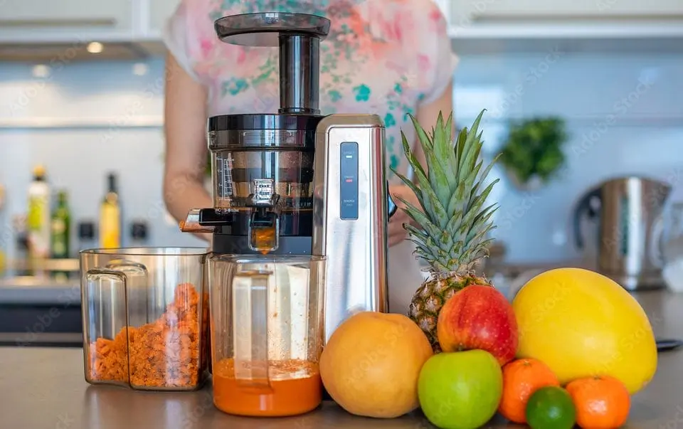 Fruit Juicer Machine With Lemon