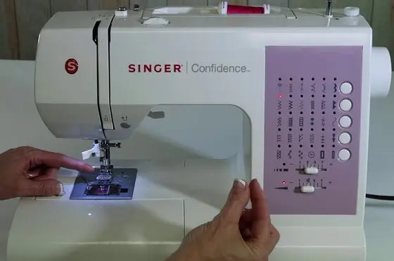 Singer 7463 White Sewing Machine