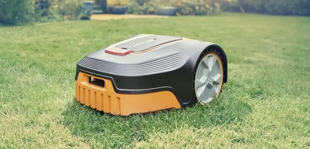 LawnMaster Robotic Lawnmower In Black