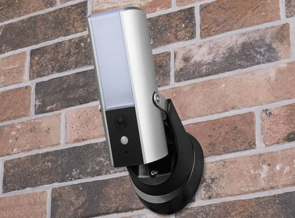 Smartwares Guardian Security Camera On Brick Wall