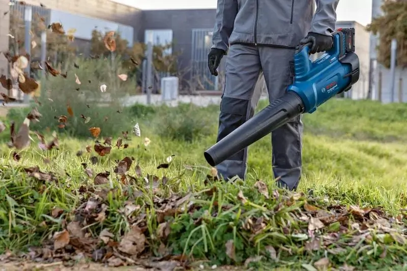 Black Cordless Garden Leaf Blower