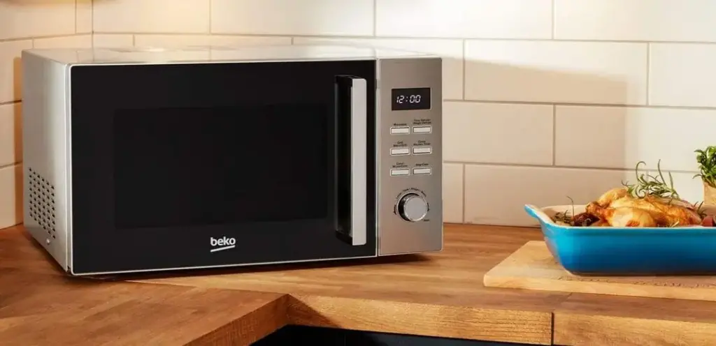 BEKO 800 Watts Microwave Silver