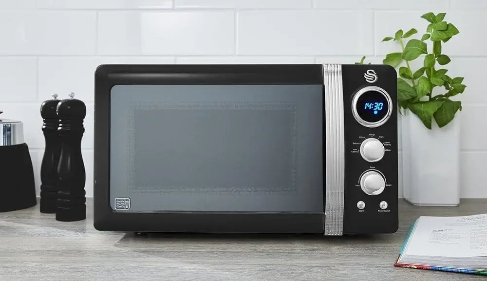 Swan Retro Microwave Oven In Black With LED