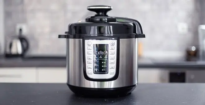 Digital Slow Cooker Showing Settings Buttons